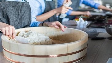 Como fazer arroz para sushi