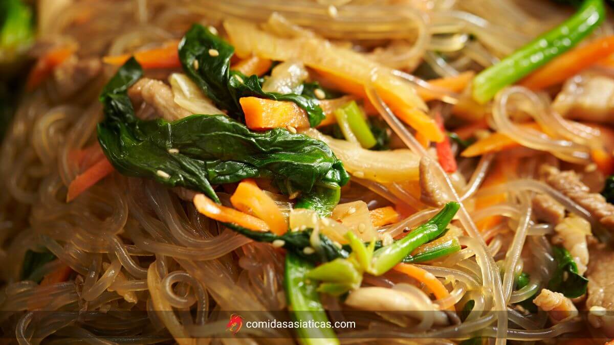 Japchae: o que é? Como preparar? | Comidas Asiáticas Japchae: o que é? Como preparar?