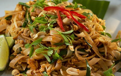 Pad Thai comida de rua tailandesa