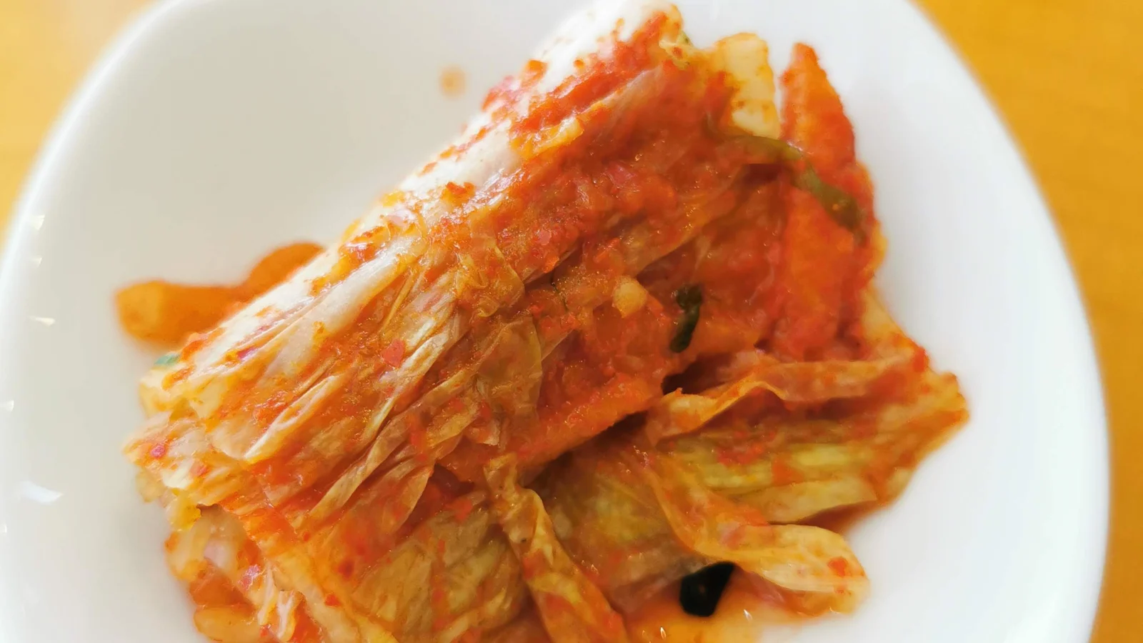 Kimchi coreano servido em tigela