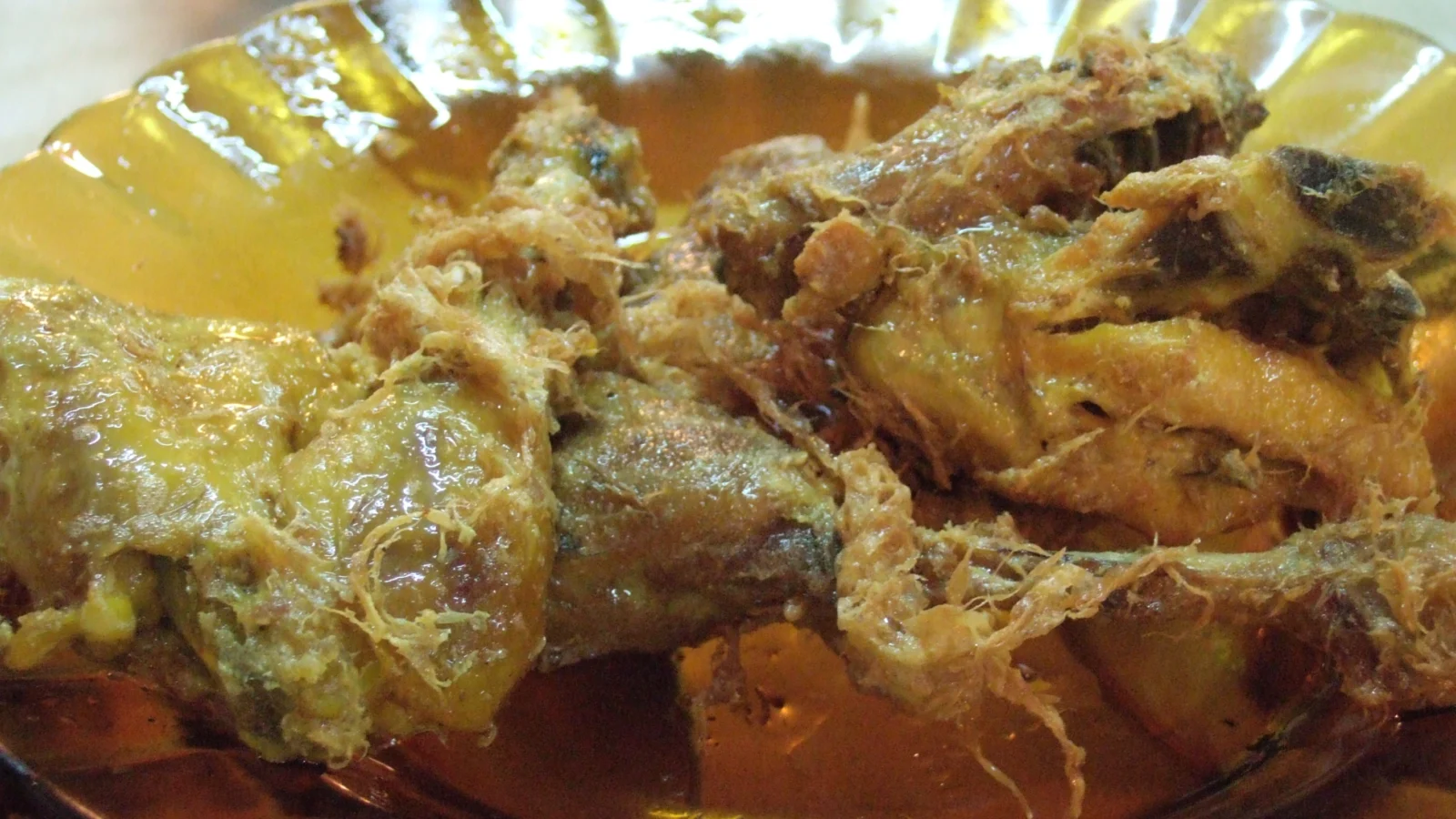 Ayam Goreng: Receita do Frango Frito Indonésio com Especiarias