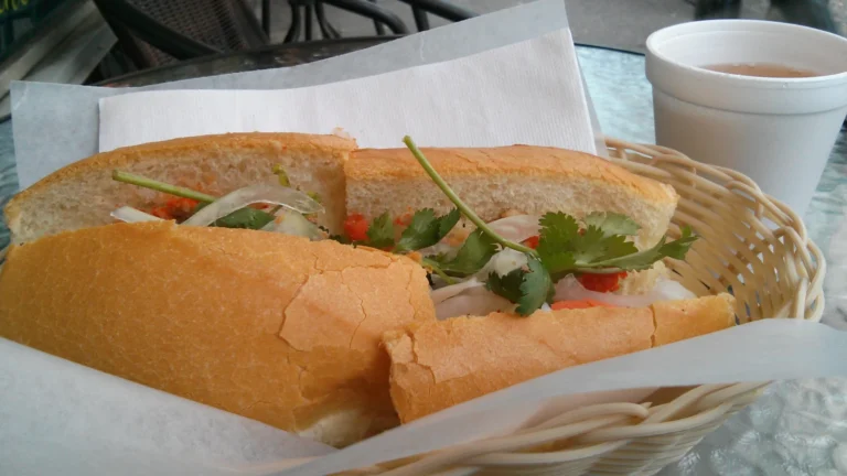 Banh Mi: O Que é e Como Fazer o Sanduíche Vietnamita | Comidas Asiáticas: Banh Mi: O Que é e Como Fazer o Sanduíche Vietnamita
