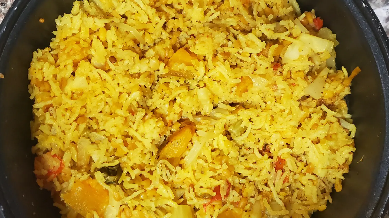 Bhuna Khichuri: Arroz com Lentilhas e Especiarias de Bangladesh