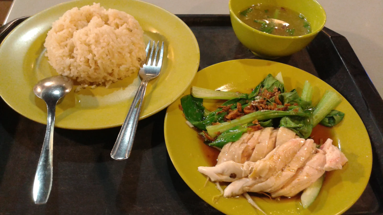 Hainanese Chicken Rice: O Que é e Como Fazer o Prato de Singapura