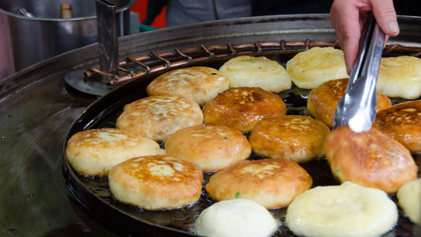 Hotteok: O Que É e Como Fazer a Panqueca Doce Coreana