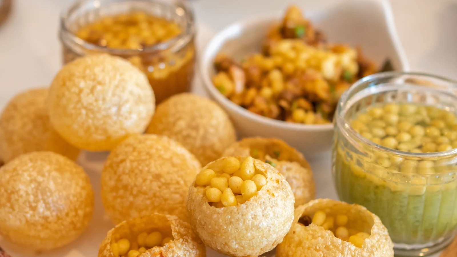 Pani Puri: O Que é e Como Fazer o Street Food Indiano