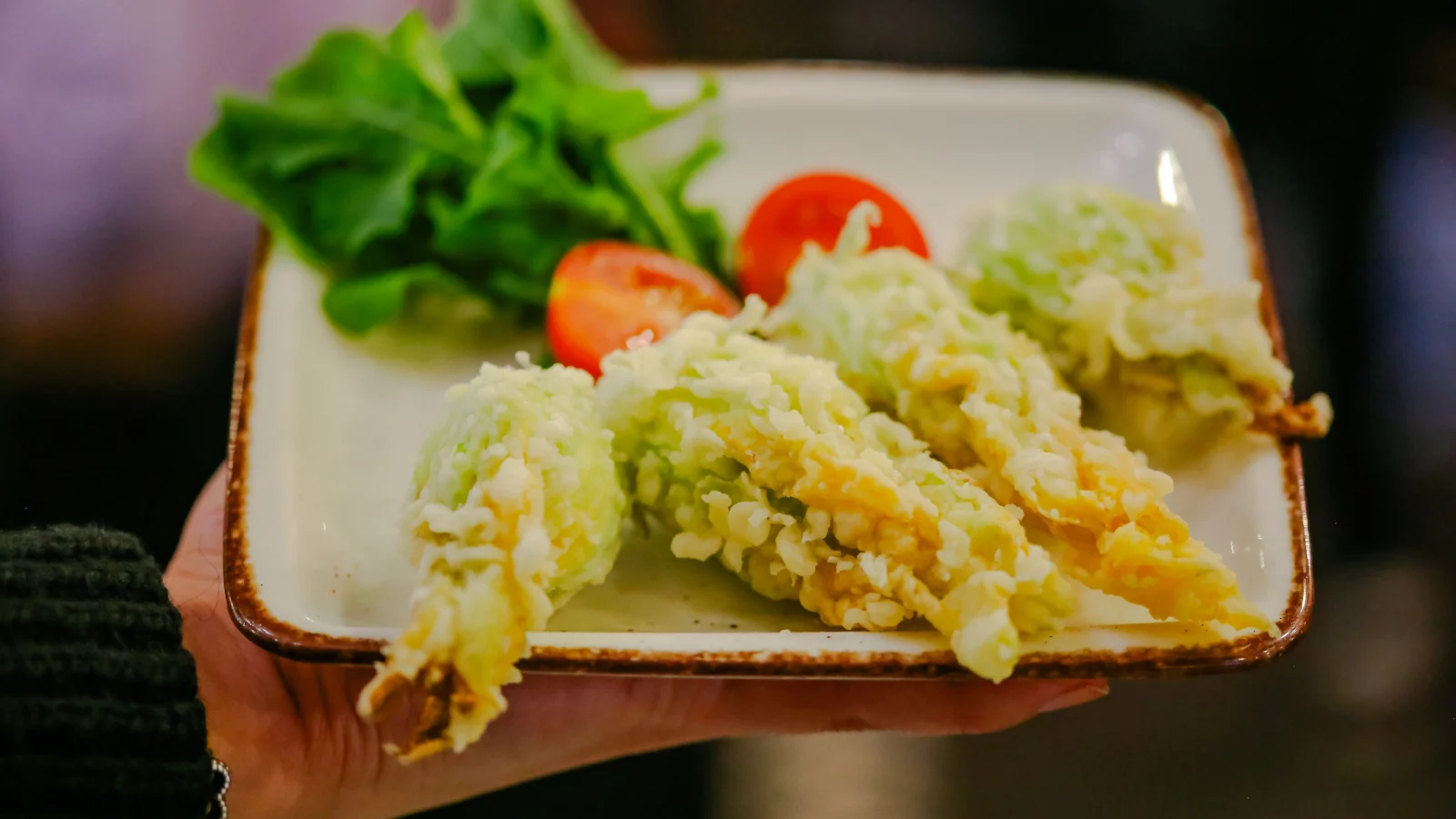 Tempura: O Que é e Como Fazer a Massa Crocante