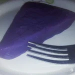 Ube halaya, doce filipino feito com inhame roxo