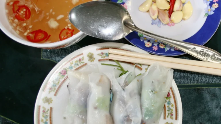 Bánh Cuốn: O Que É e Como Fazer o Rolinho Vietnamita | Comidas Asiáticas: Bánh Cuốn: O Que É e Como Fazer o Rolinho Vietnamita