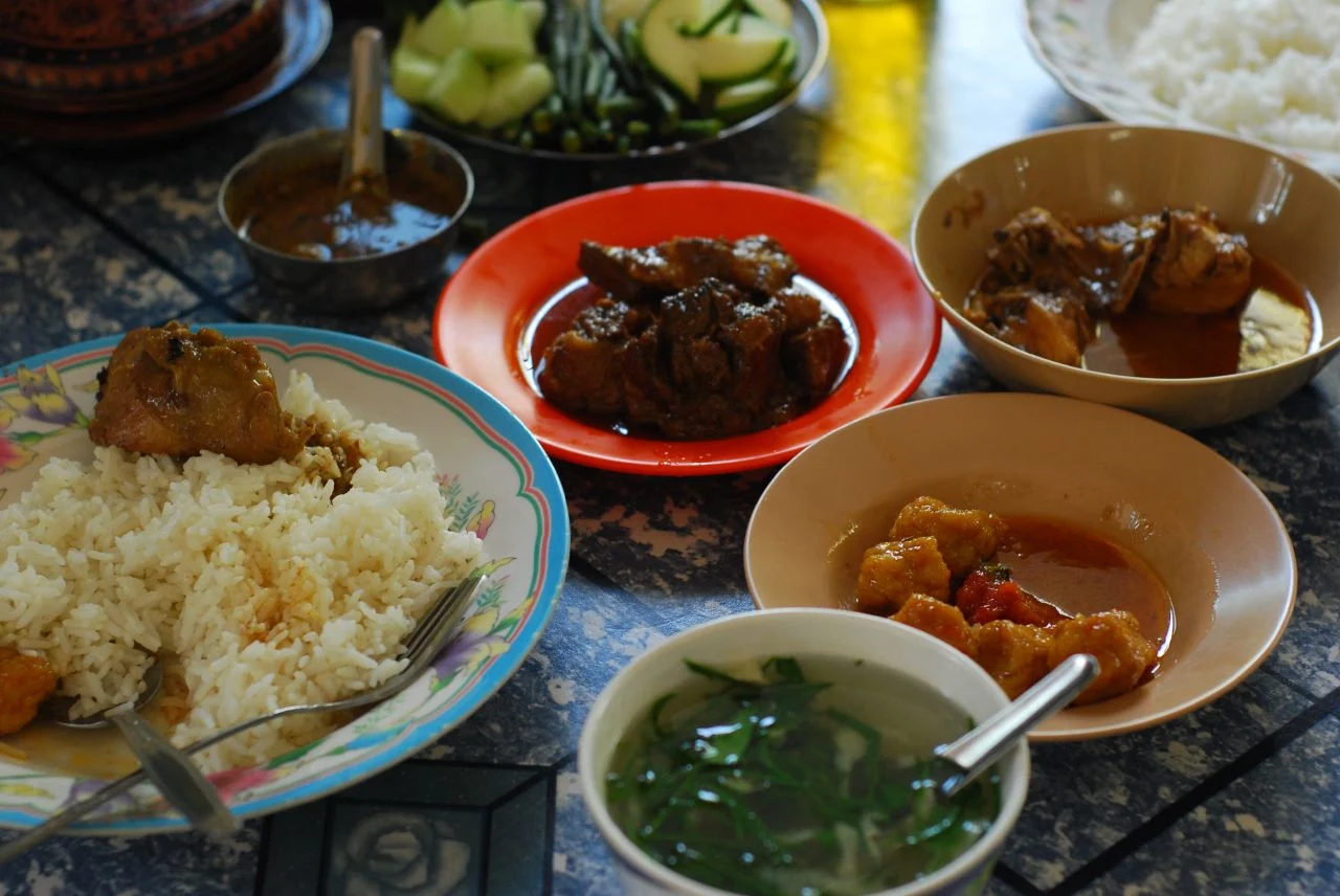 Burmese Curry: O Que É e Como Fazer o Curry de Myanmar