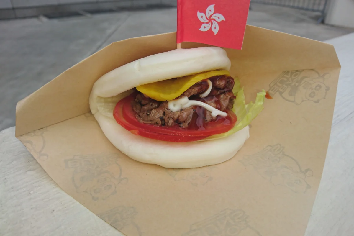 Pão no vapor dobrado usado em sanduíches no estilo gua bao