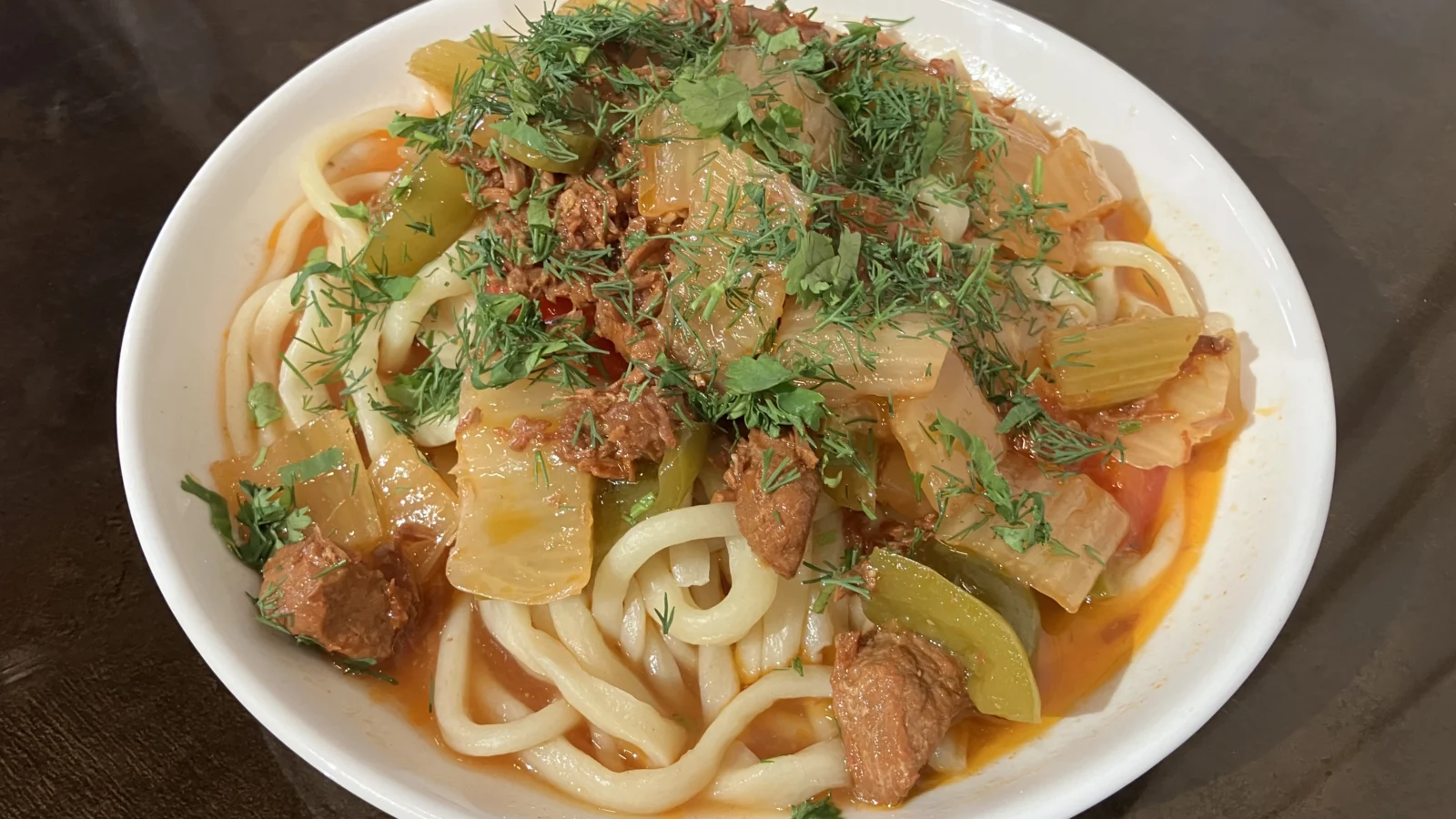 Lagman: O Que É e Como Fazer o Macarrão Uzbeque