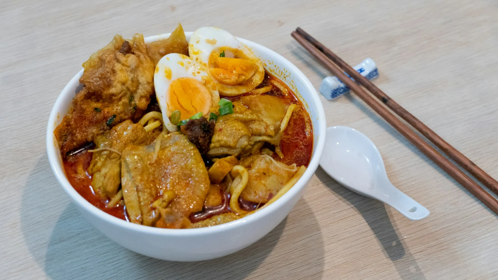 Laksa: O Que É e Como Fazer a Sopa Picante Malaia | Comidas Asiáticas: Laksa: O Que É e Como Fazer a Sopa Picante Malaia
