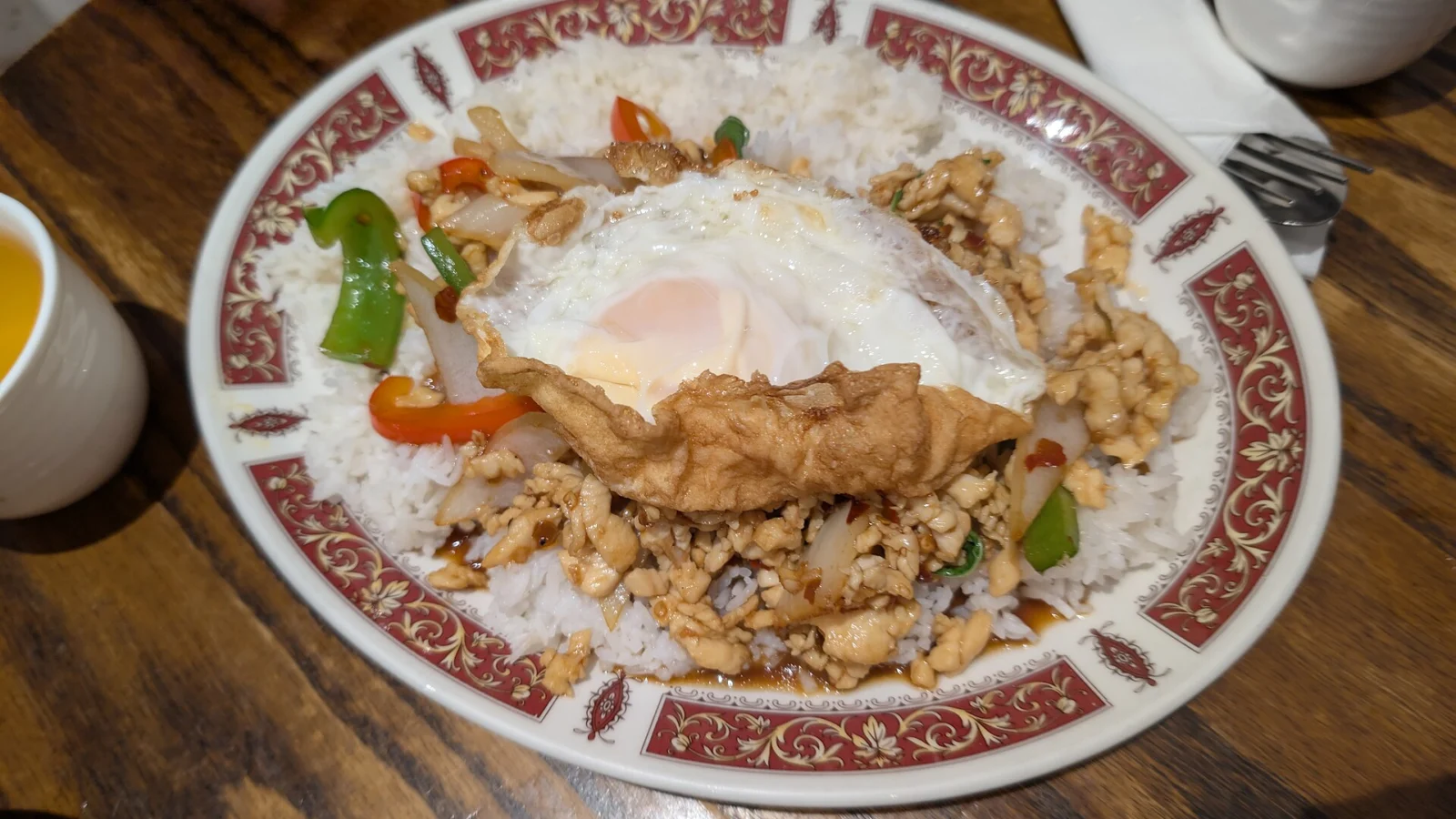 Pad Kra Pao: Como Fazer Frango Tailandês com Manjericão