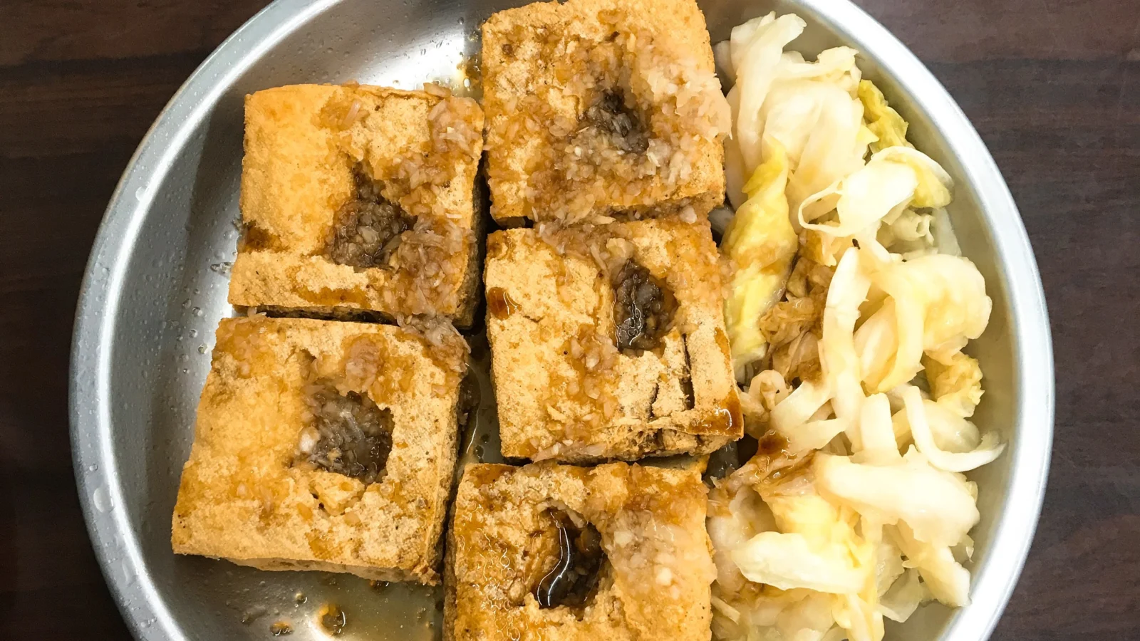 Stinky Tofu: O Que É, Qual o Cheiro e Como É Preparado